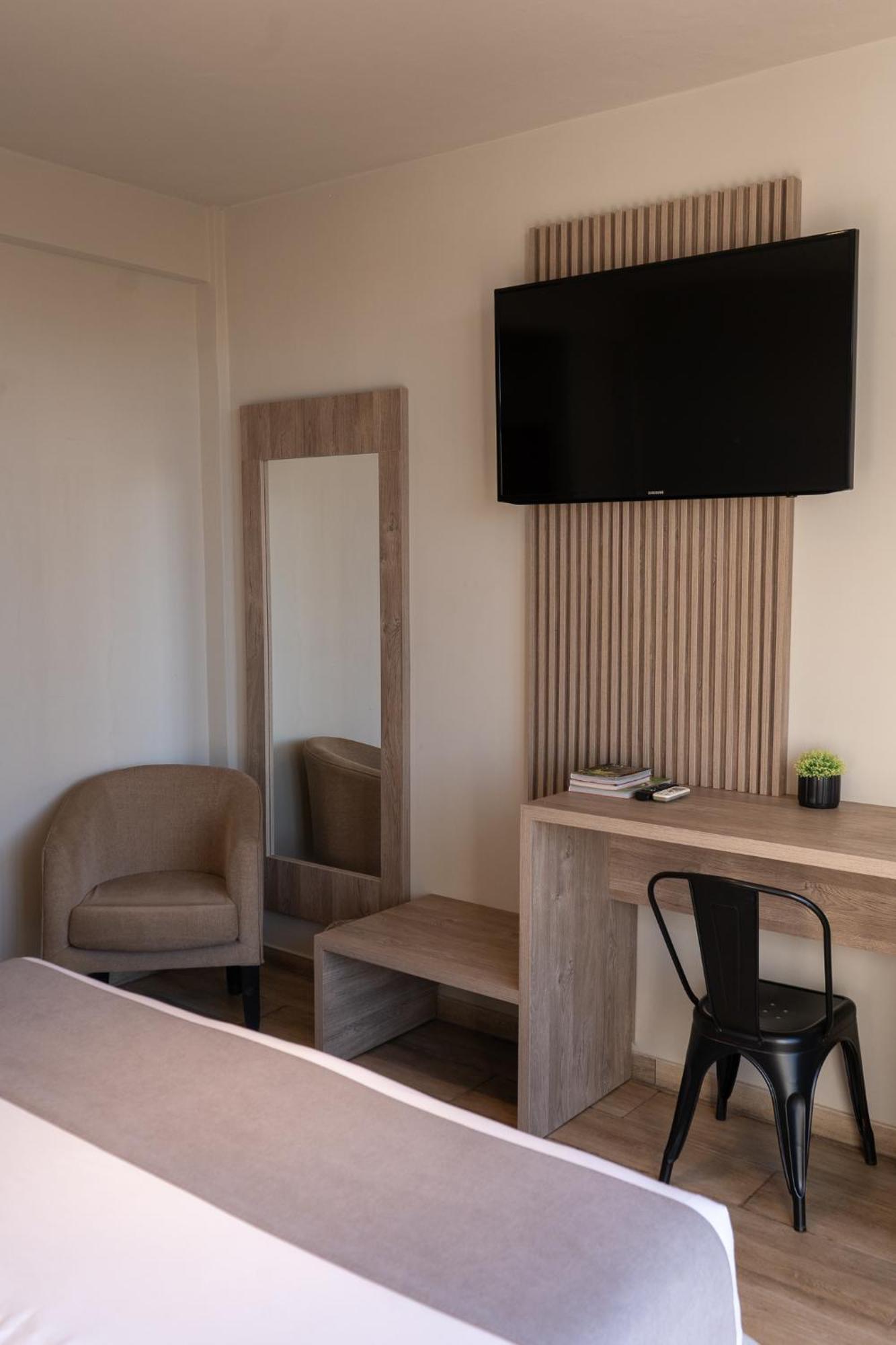 Hotel City Posadas Luaran gambar