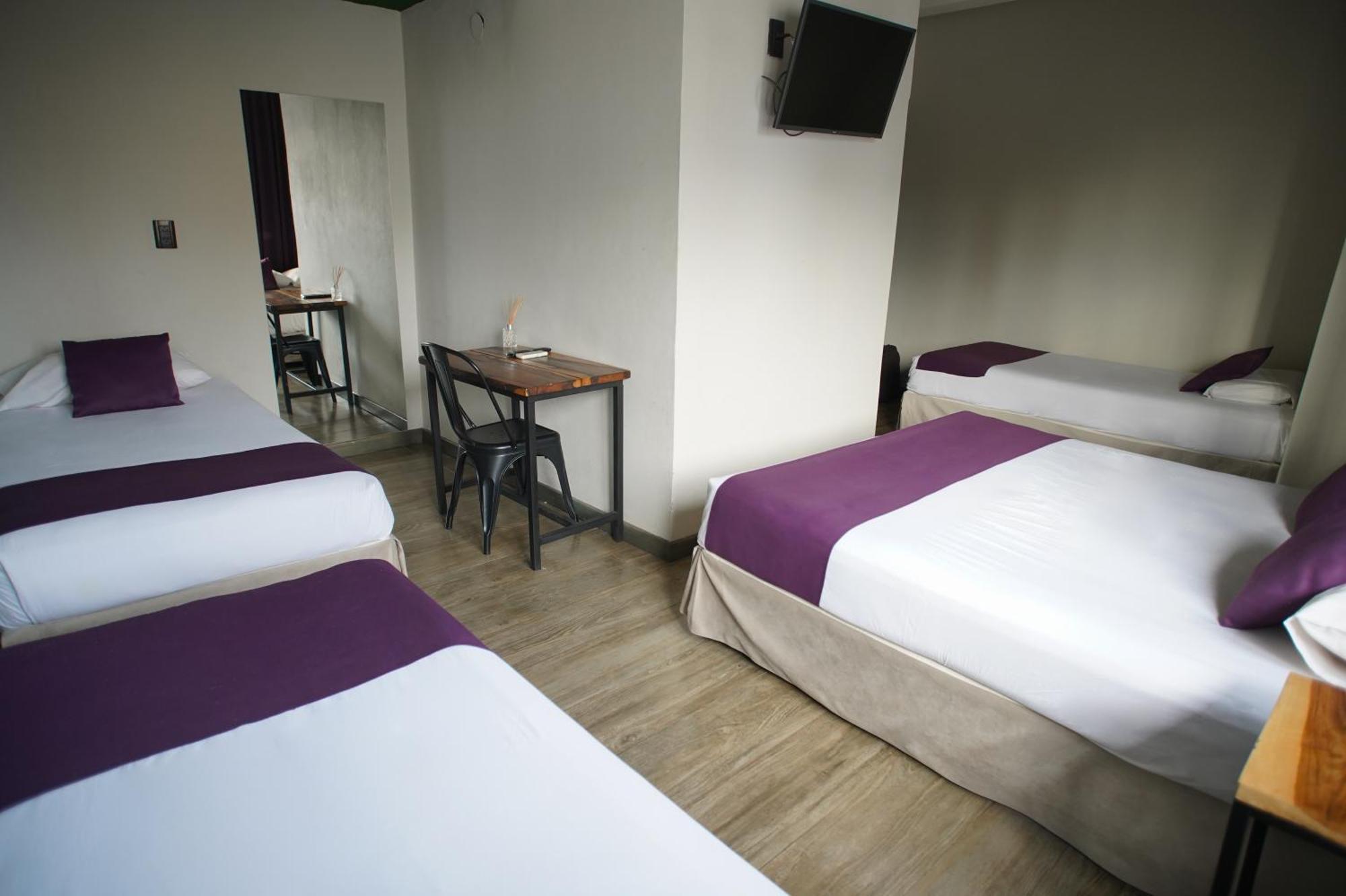Hotel City Posadas Luaran gambar