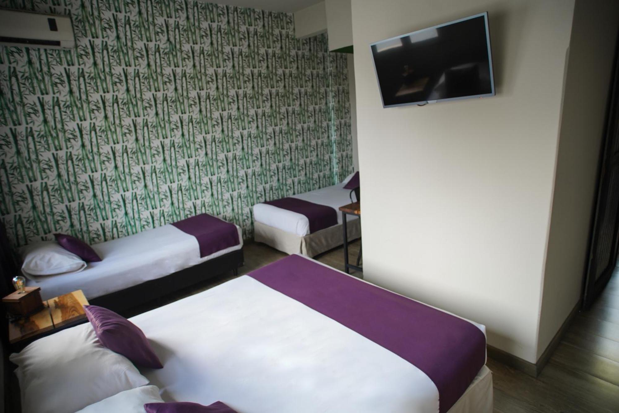 Hotel City Posadas Luaran gambar